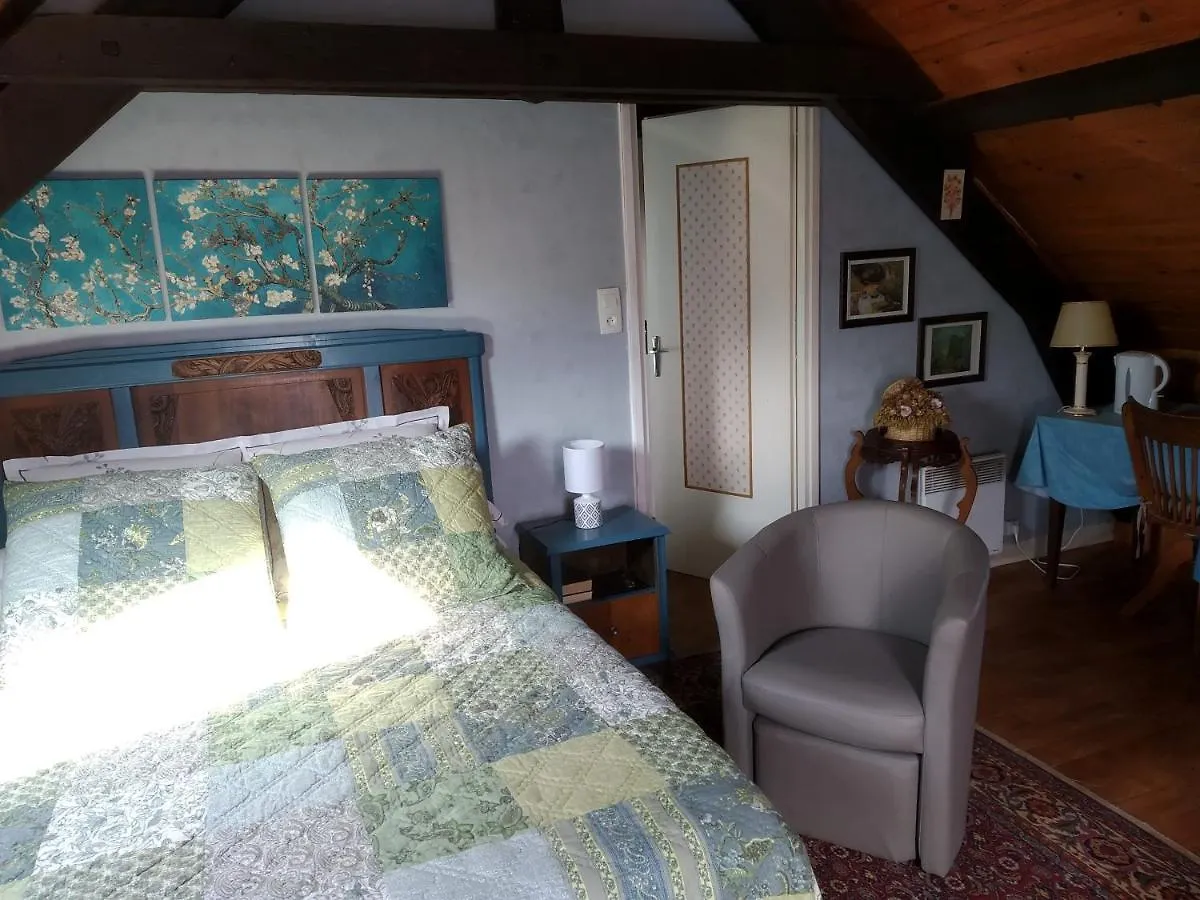 La Longere Des Gillettes Bed & Breakfast Bezenet France