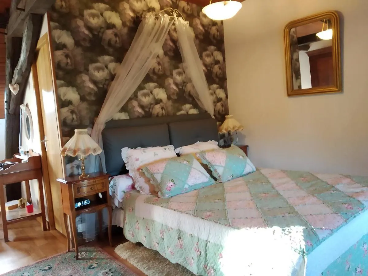 La Longere Des Gillettes Bed & Breakfast Bezenet 0*,